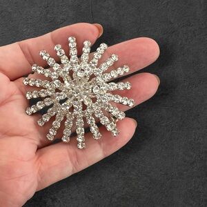Large Vintage Silver tone Starburst Brooch